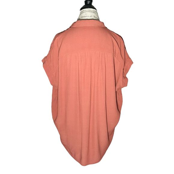 Madewell | Women | Central Drapey Crepe Relaxed Button Up Blouse | Medium - Picture 3 of 10